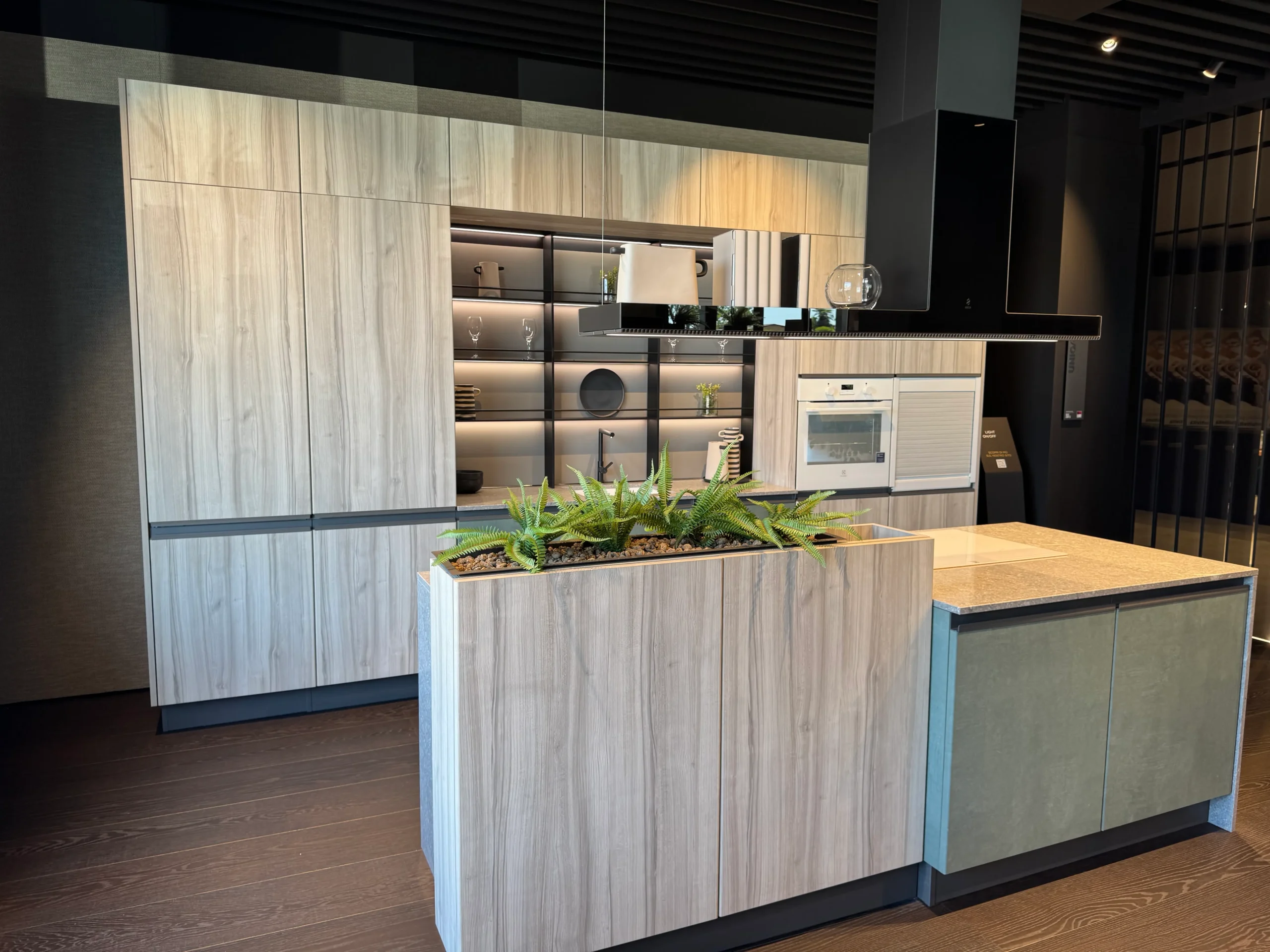 Cucina Unica con isola prezzo outlet | Cucine Lube Outlet | Creo Kitchens | Pronta Consegna