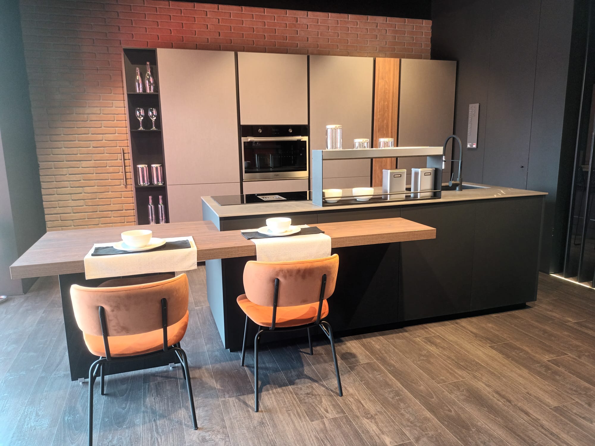 Cucina Lube Immagina Plus Neck Peltro + Cansiglio + Nero Opaco prezzo outlet | Cucine Lube Outlet | Creo Kitchens | Pronta Consegna