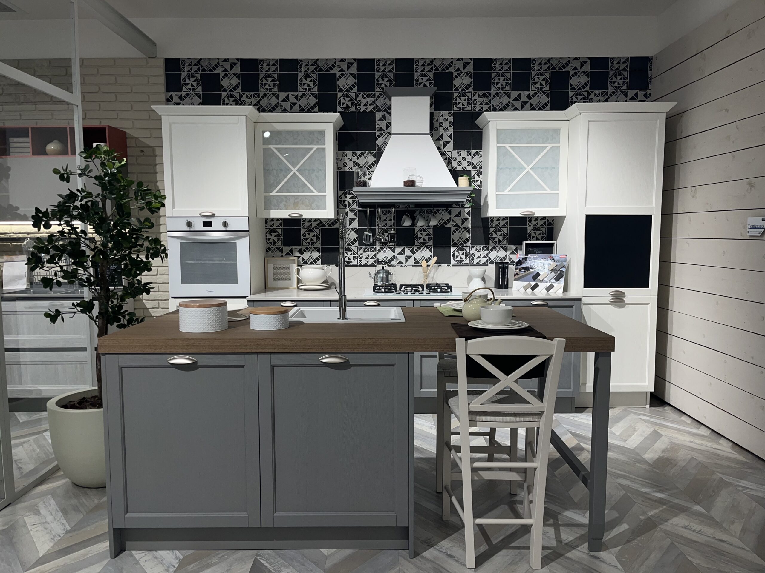 Cucina Contempo con isola prezzo outlet | Cucine Lube Outlet | Creo Kitchens | Pronta Consegna