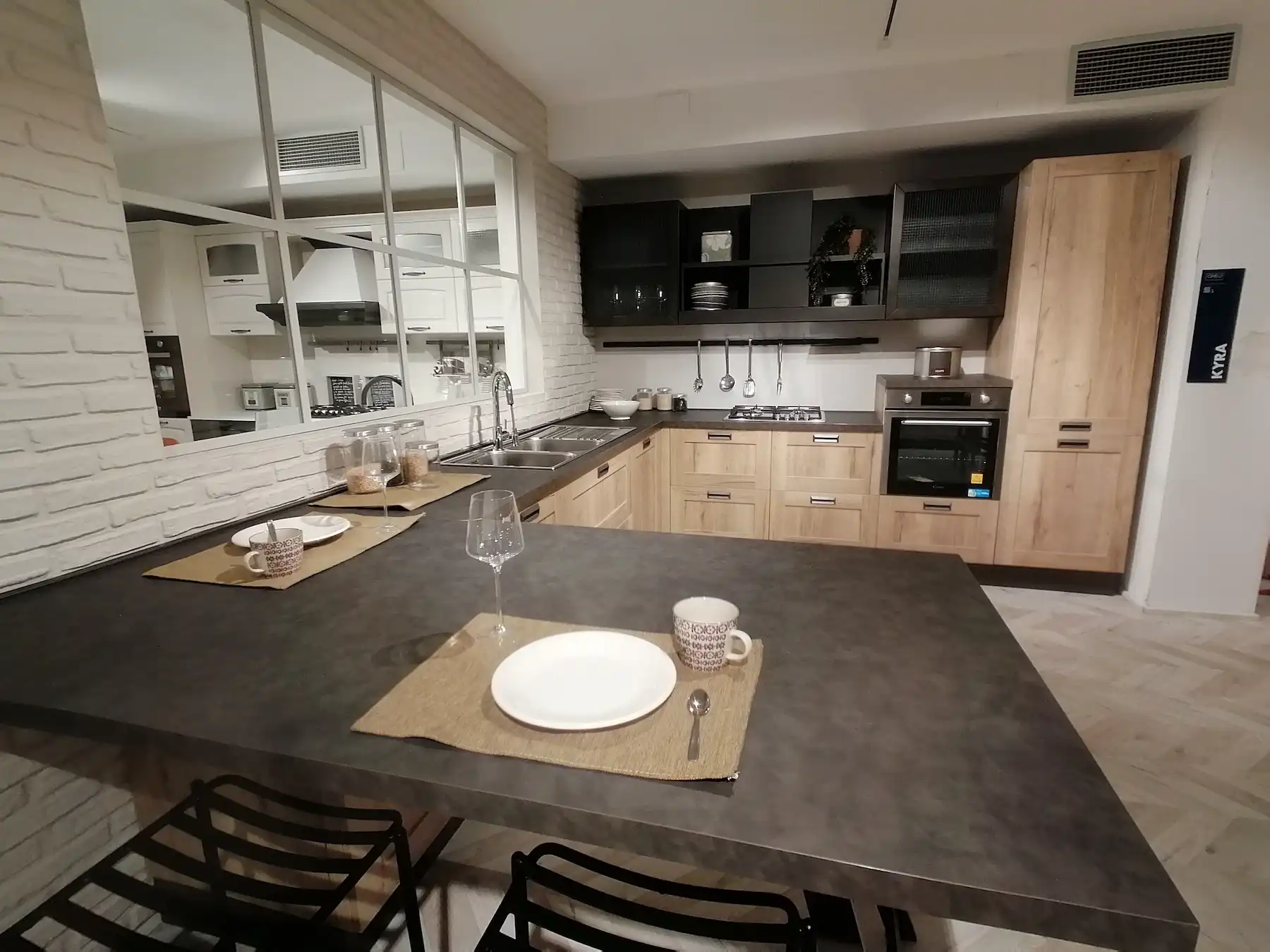 Kyra-Rovere-Naturale-Vintage