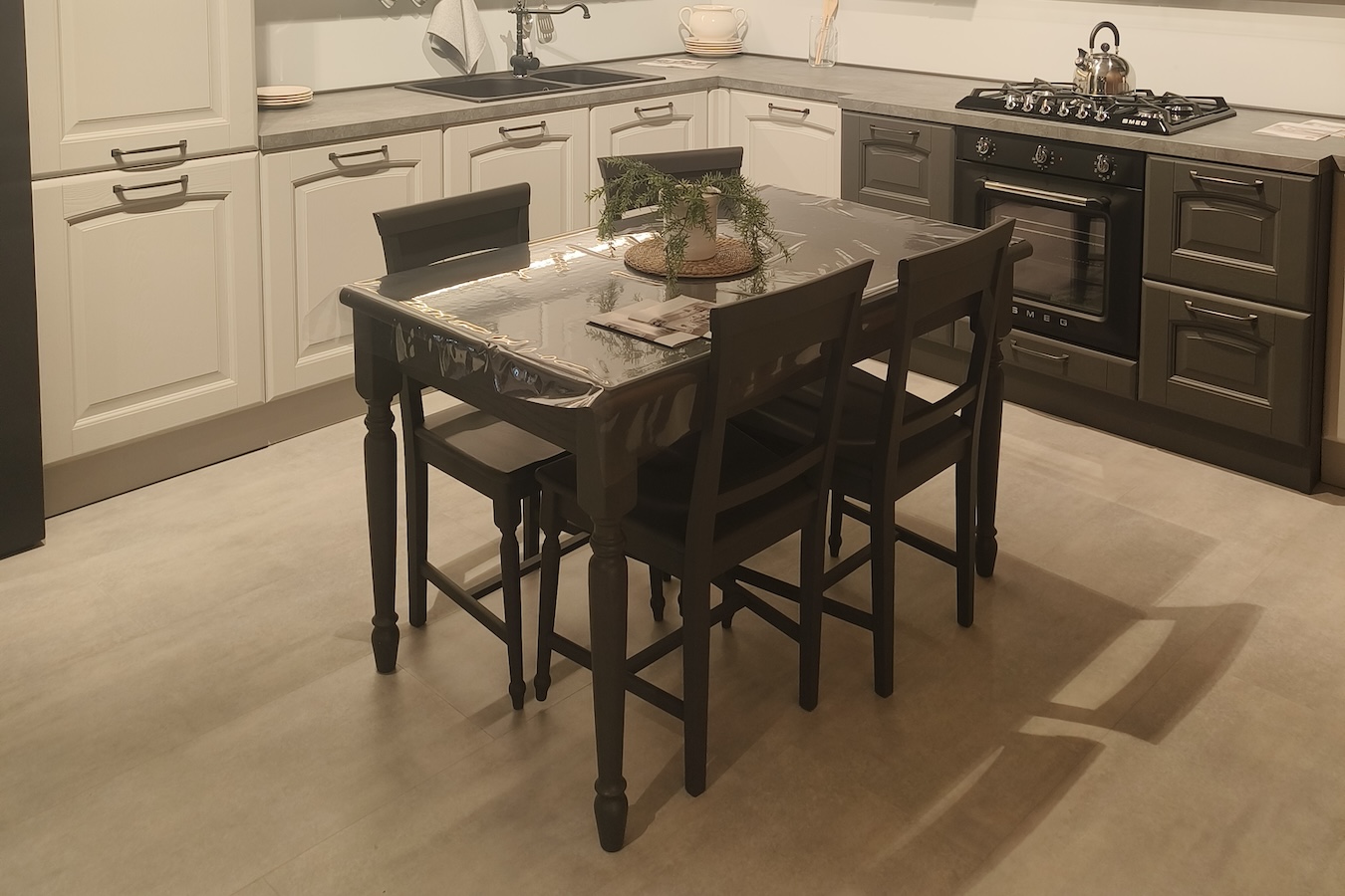 Veronica Tavolo e Sedie prezzo outlet | Cucine Lube Outlet | Creo Kitchens | Pronta Consegna