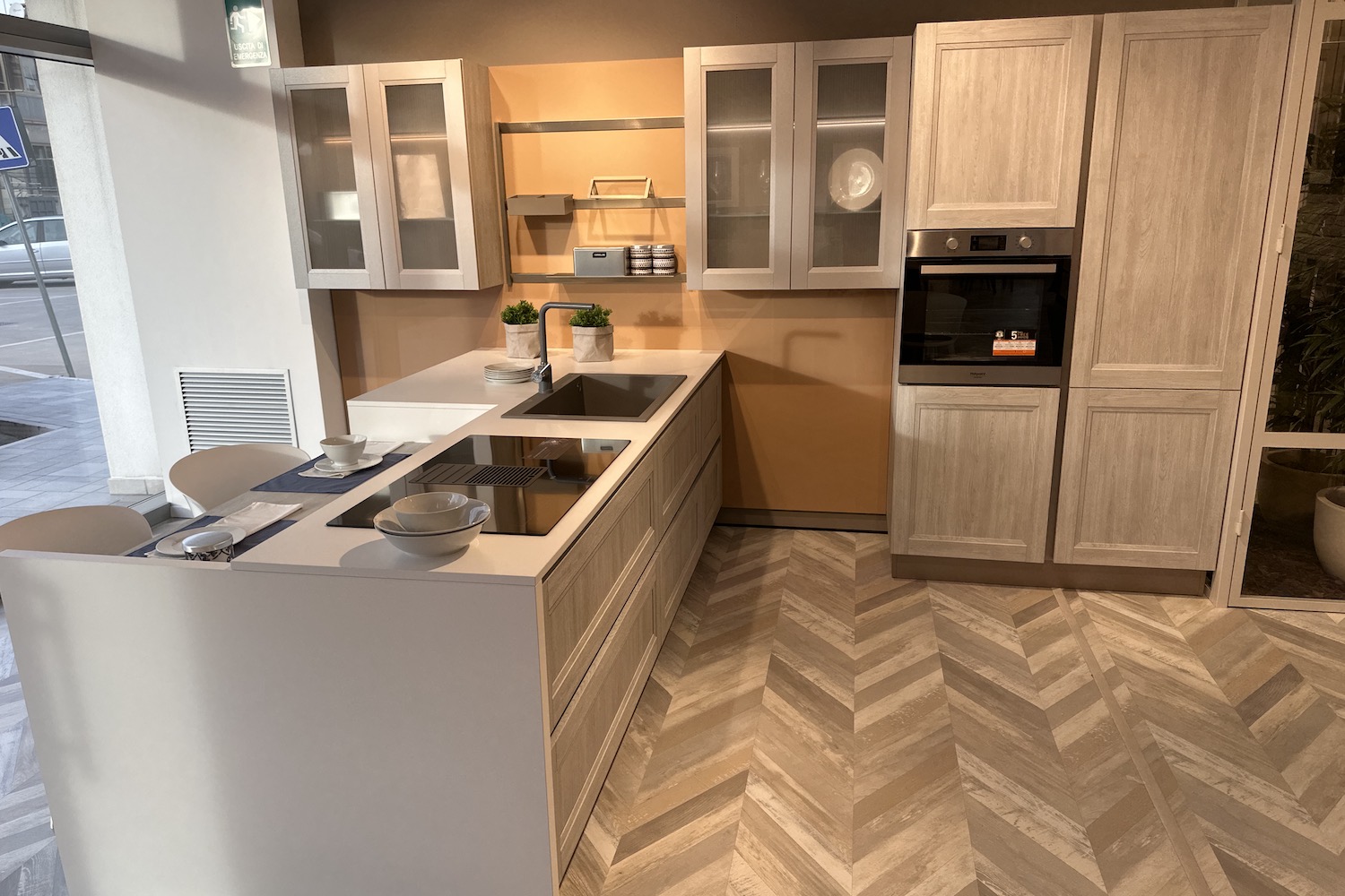 Cucina Smart Neck Greige prezzo outlet | Cucine Lube Outlet | Creo Kitchens | Pronta Consegna