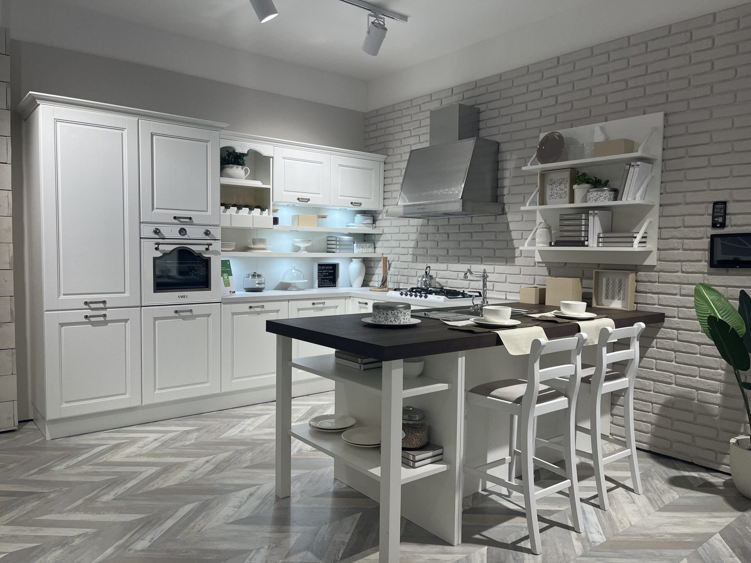 Cucina Agnese con penisola prezzo outlet | Cucine Lube Outlet | Creo Kitchens | Pronta Consegna