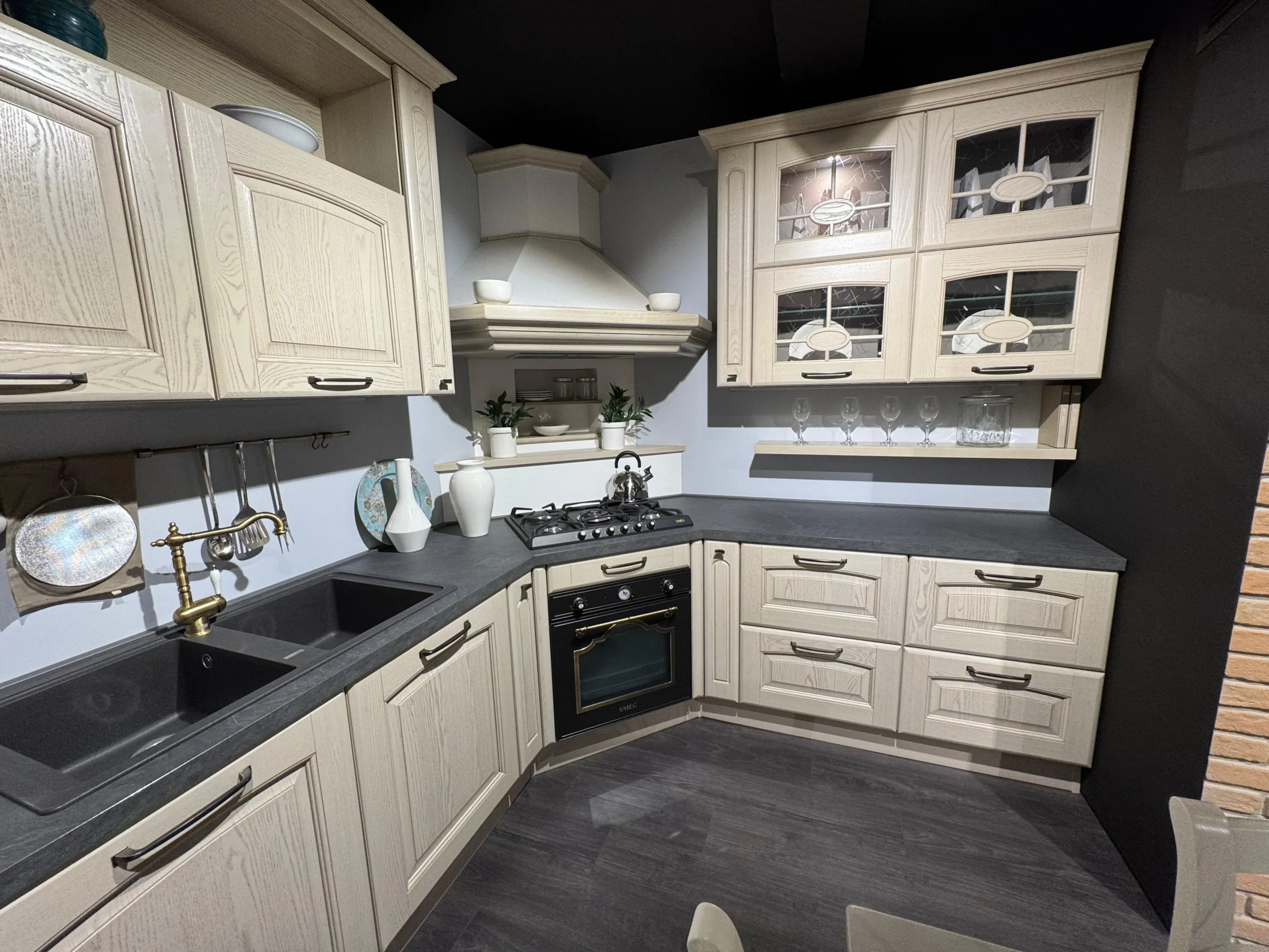 Cucina Veronica angolare prezzo outlet | Cucine Lube Outlet | Creo Kitchens | Pronta Consegna