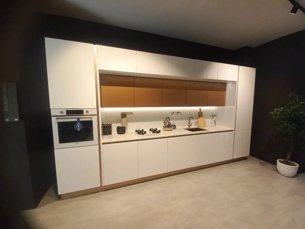 Cucina Immagina Neck Ponte prezzo outlet | Cucine Lube Outlet | Creo Kitchens | Pronta Consegna
